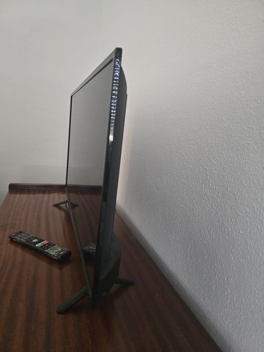 CHiQ 32-inch Smart TV444325527175178242