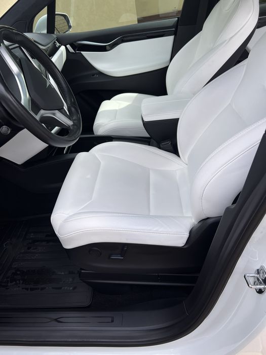 Tesla model X p100d