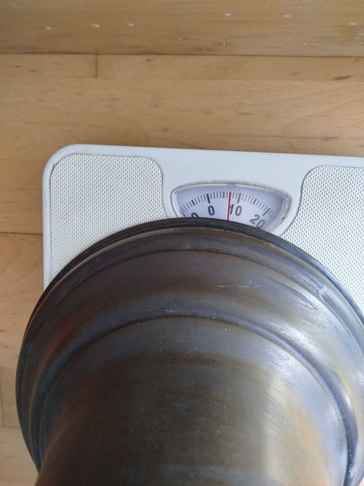 Antigo e belíssimo Castiçal de grandes dimensões, latão maciço