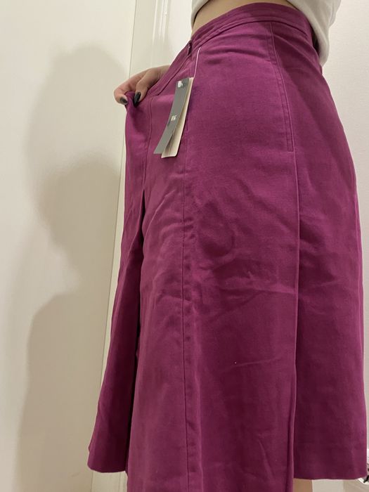 Saia com etiqueta da Mango