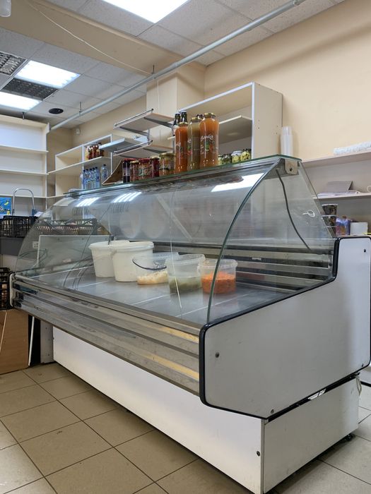 Продам холодильну вітрину (холодильник)