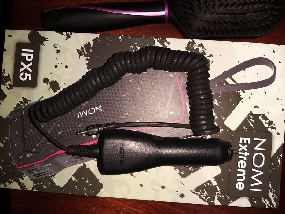 Автомобильное зарядное устройство Nokia