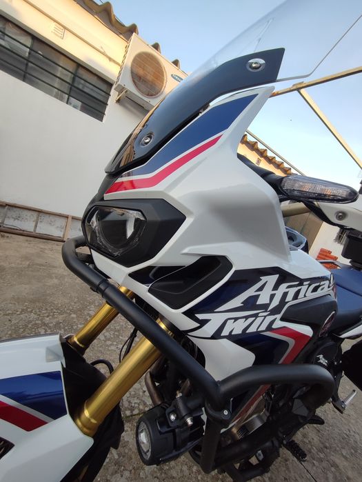 África Twin tricolor