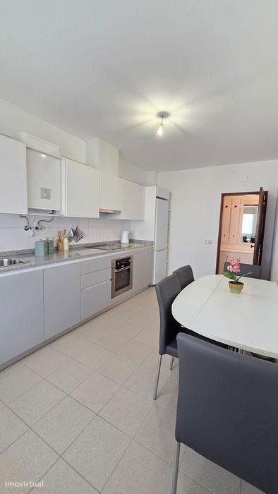 Apartamento T1 Com Garagem, Em São Bartolomeu De Messines