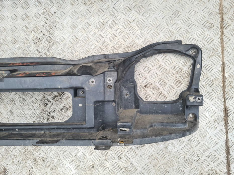 Renault Trafic II 2.5 wzmocnienie pas przedni okular Opel Vivaro