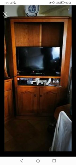 Cristaleira e móvel de televisão