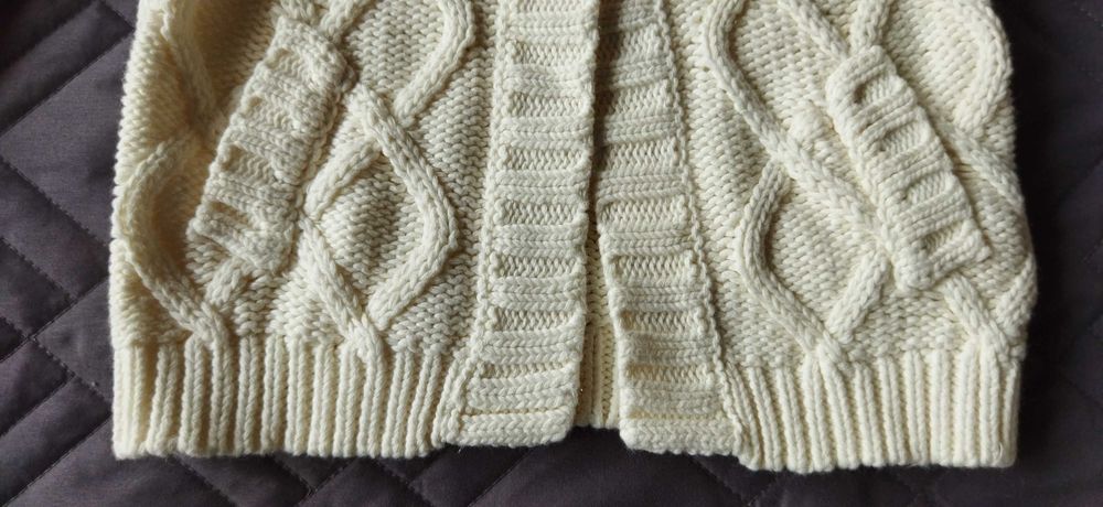 bluza sweter sweterek z kapturem r. 86-92 jak nowy