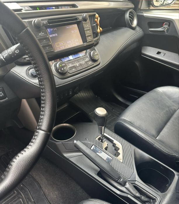 Продам Toyota RAV4