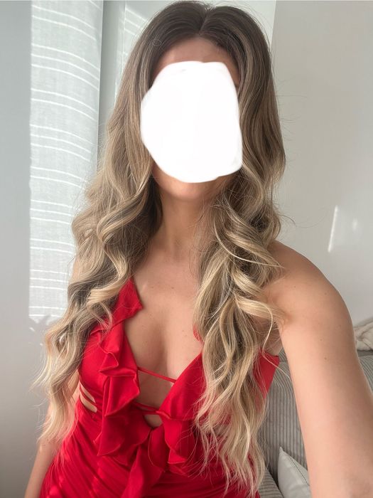 Peruka ciemny blond gęsta falowana