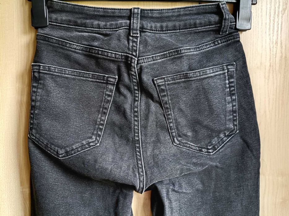 Czarne spodnie z rozszerzanymi nogawkami H&M Divided 34 XS S2