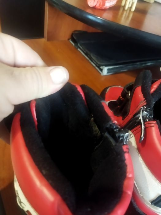 Зимові черевички для дівчинки