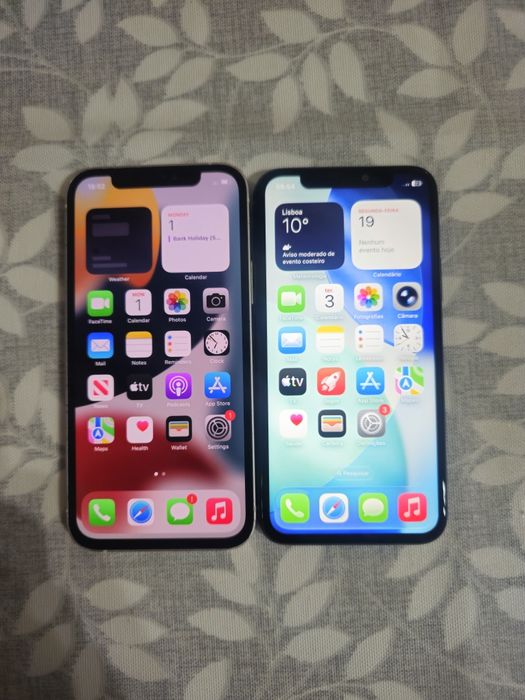 Dois iphones, iphone 12 e Iphone 11 Pro