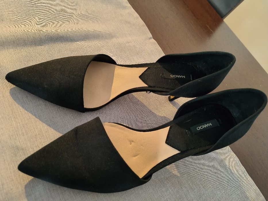 Sapatos de Salto Preto – Elegantes e Confortáveis