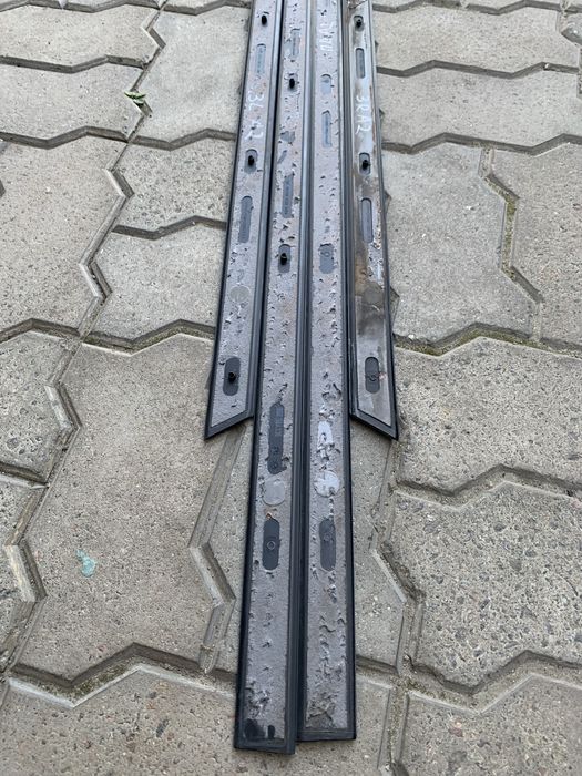 Молдинги дверей Audi A6C5 R/L