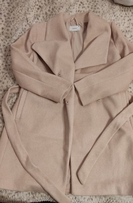 Płaszcz damski beżowy jesienno wiosenny