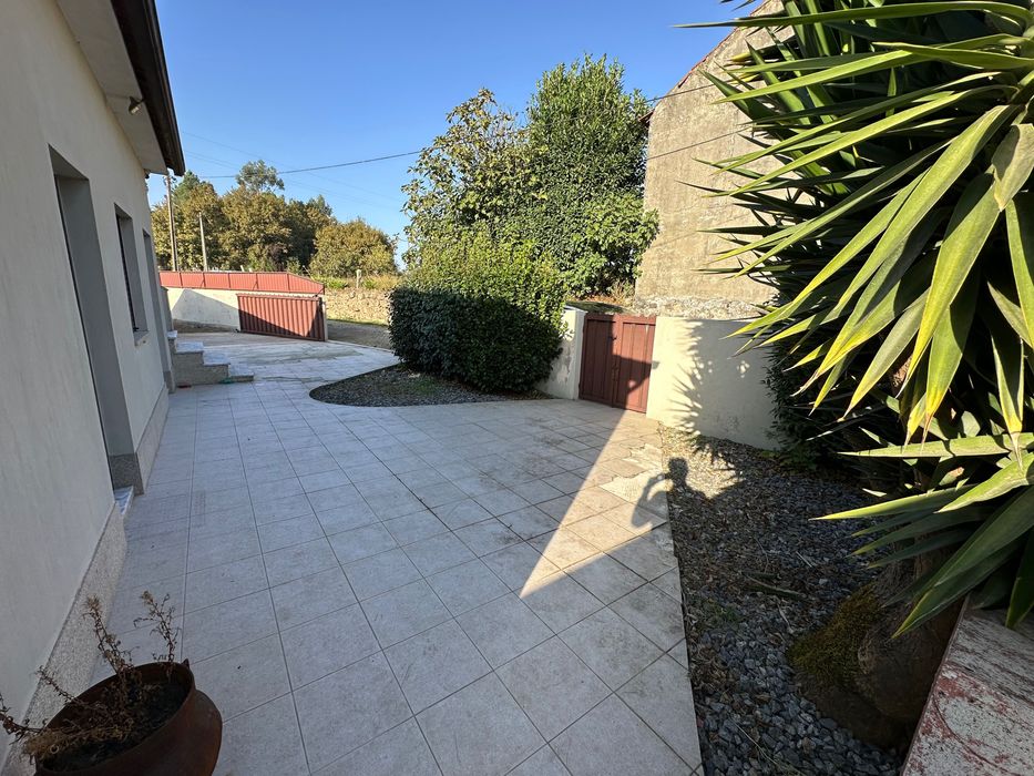 Moradia T3+1 em Freamunde com jardim e ar condicionado