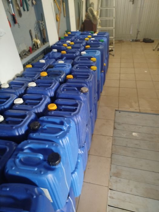 Каністри пластикові