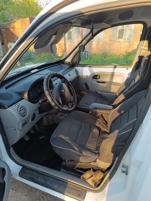 Продам renault kenwoo 2008 год дизель 1.5 k9k
