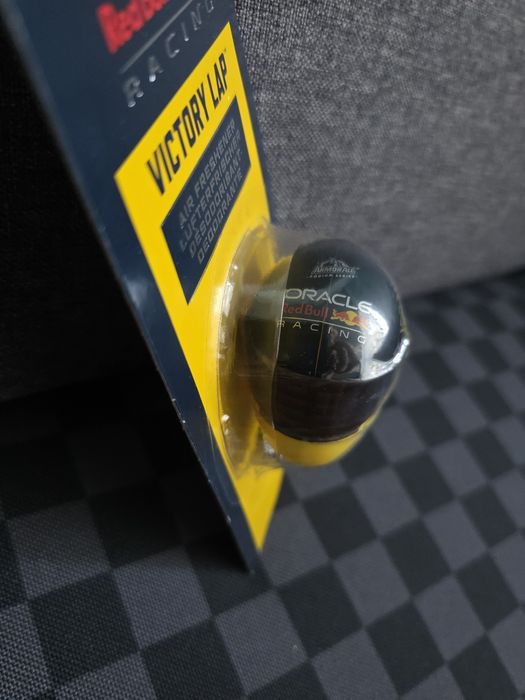 Zapach samochodowy, Oracle Red Bull Racing, victory lap, kask