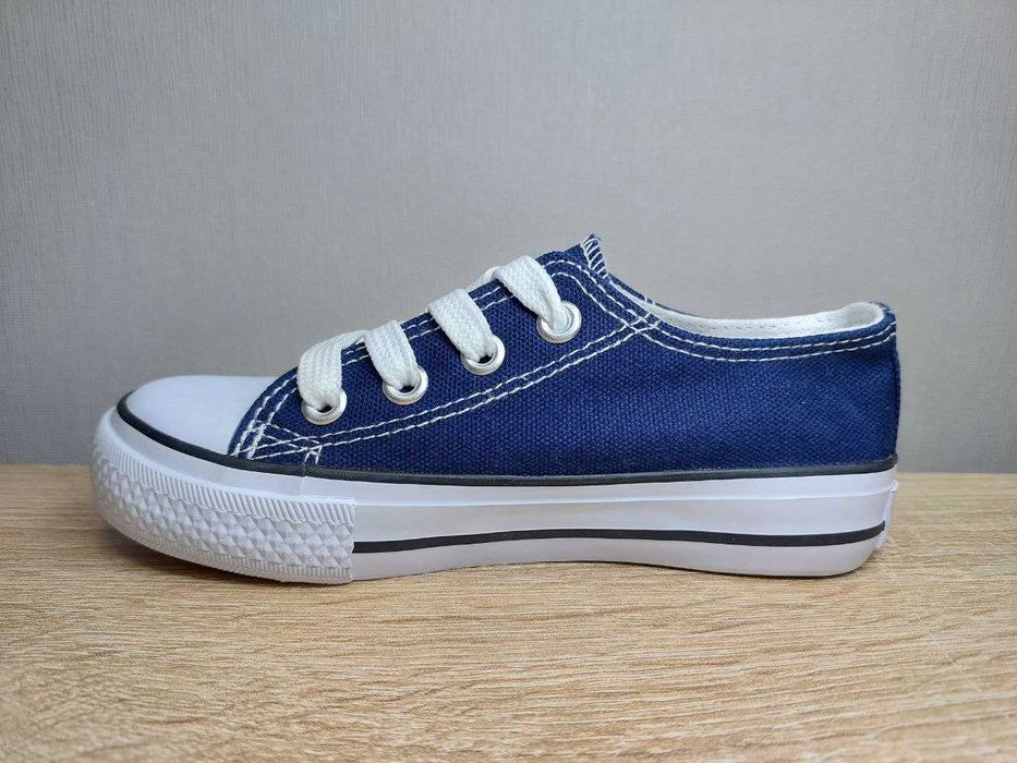 Дитячі кеди (розміри 28й - устілка 18.5 см; 29й - устілка 19 см)