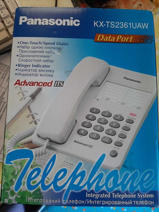 Новий телефон панасонік в упаковці