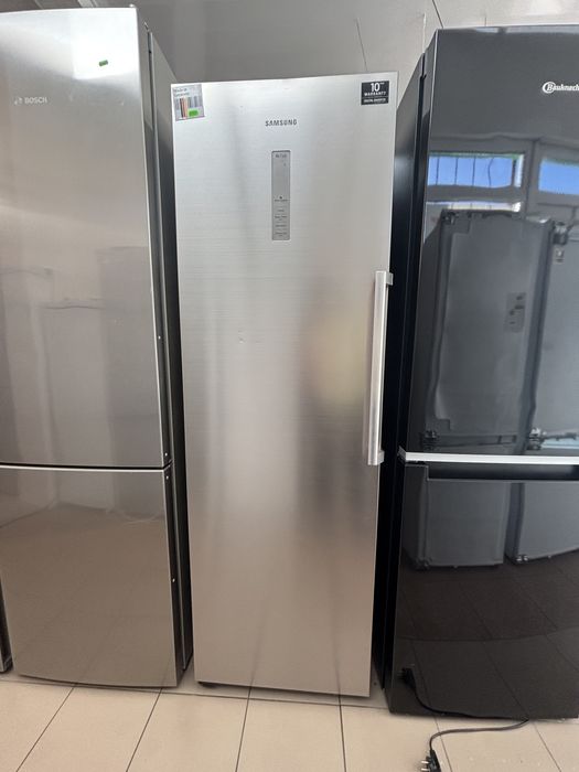 Морозильна камера Samsung RZ32M71257F.