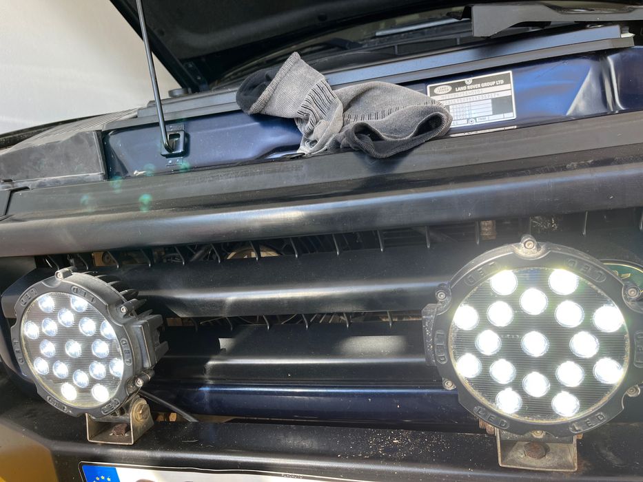 Faróis de longo alcance LED