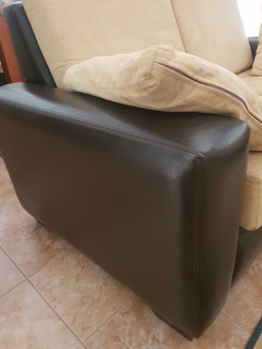 2 Sofás em bom estado