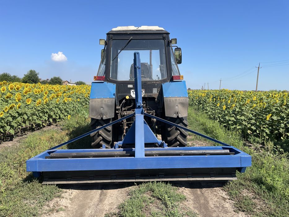 Измельчитель , подрібнювач , каток