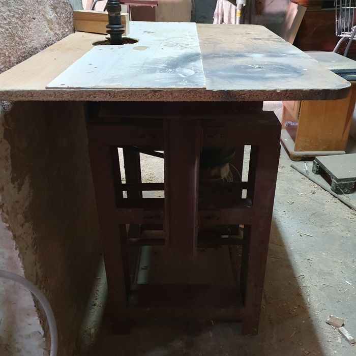 Frezarka stołowa do drewna