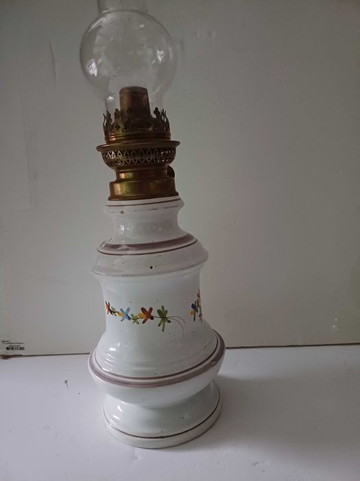 Candeeiros a petróleo com chaminé