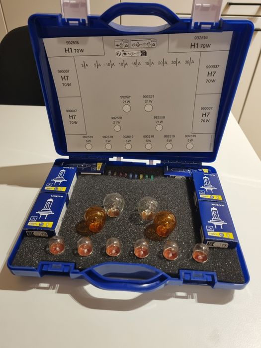 Zestaw żarówek +bezpieczniki