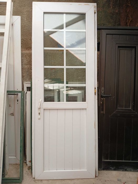 Porta de PVC com vidro