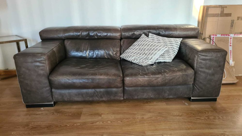 Sofá pele Divanni