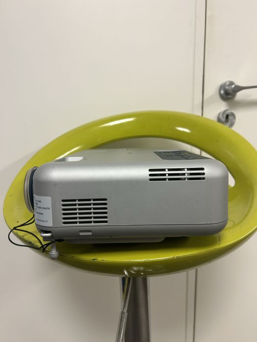 Projetor NEC com cabo