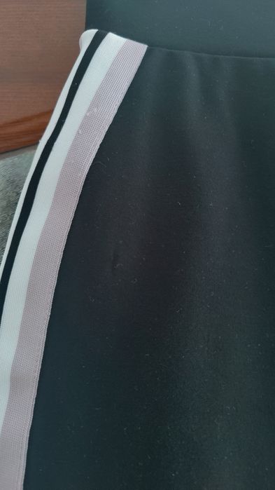 Sportowa spódnica Reserved czarna 38 M ołówkowa