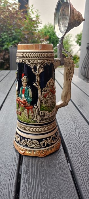 Piękny niemiecki  ceramiczny kufel z pozytywką
