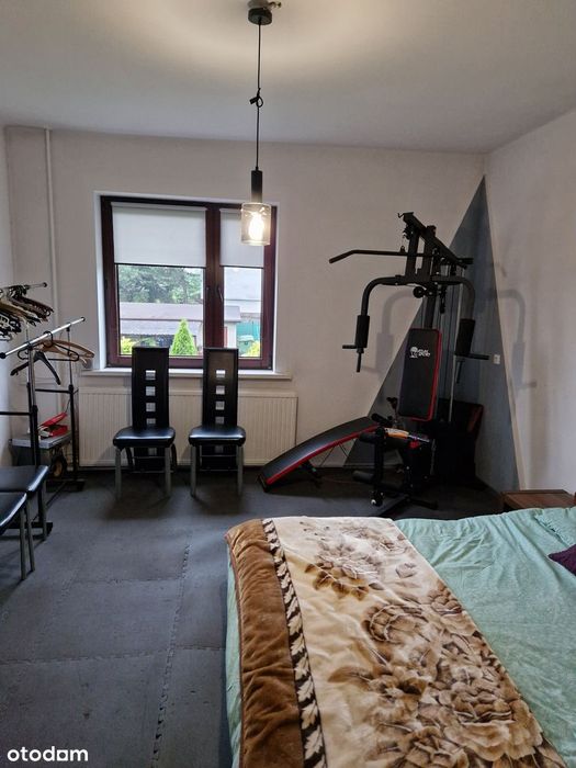 Dom z piwnicą , garażem i dużym ogrodem
