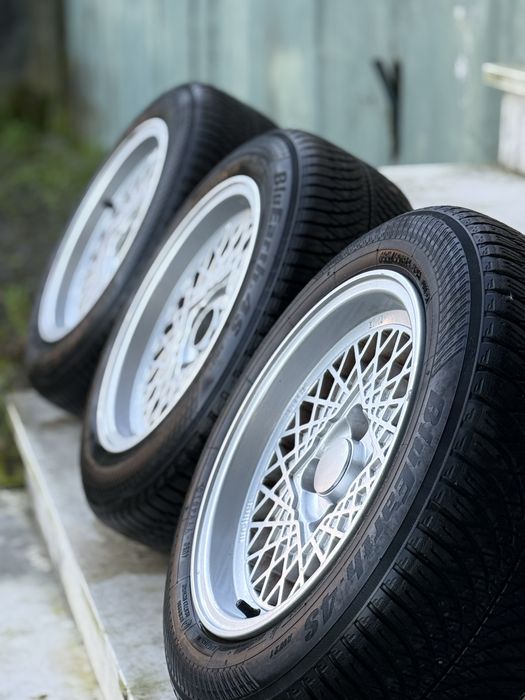 Jantes estilo BBS 14x7 com pneus