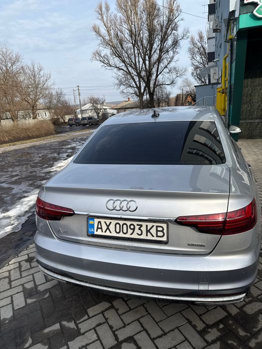 Продам Ауді А4 2020