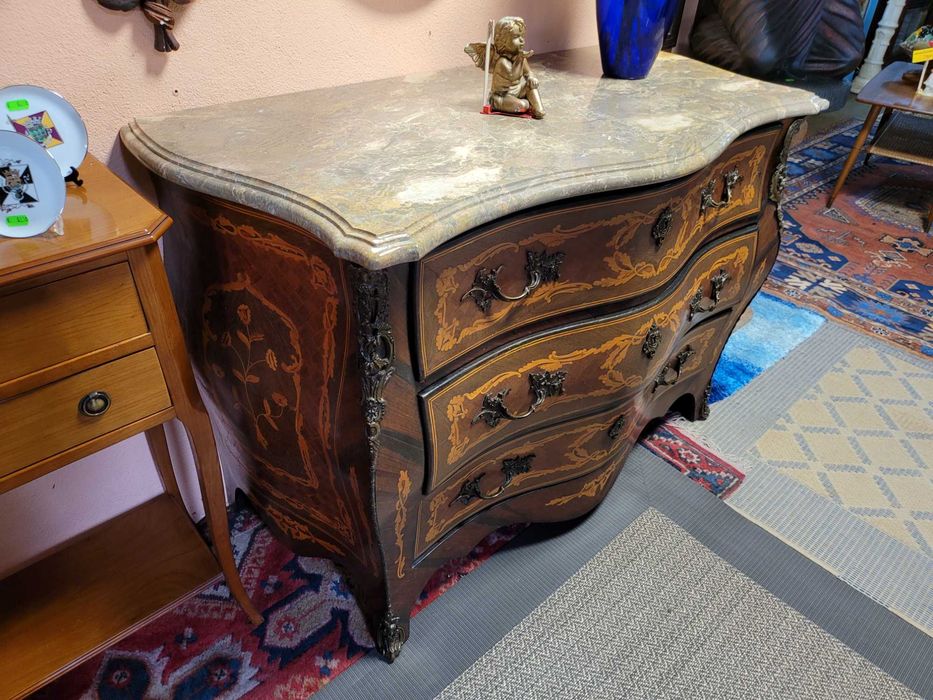 Imponente cómoda antiga estilo Luis XV - Muito bo