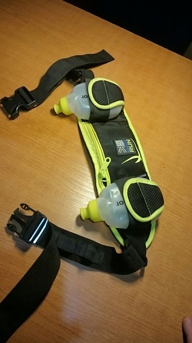 Pas do biegania Karrimor Run ( 2x butelki , kieszonka na tel , opaska na rękę z kieszenią )