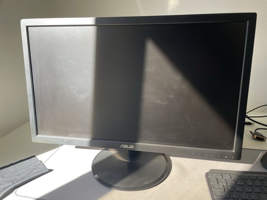 Urgente Monitor ASUS VP228TE