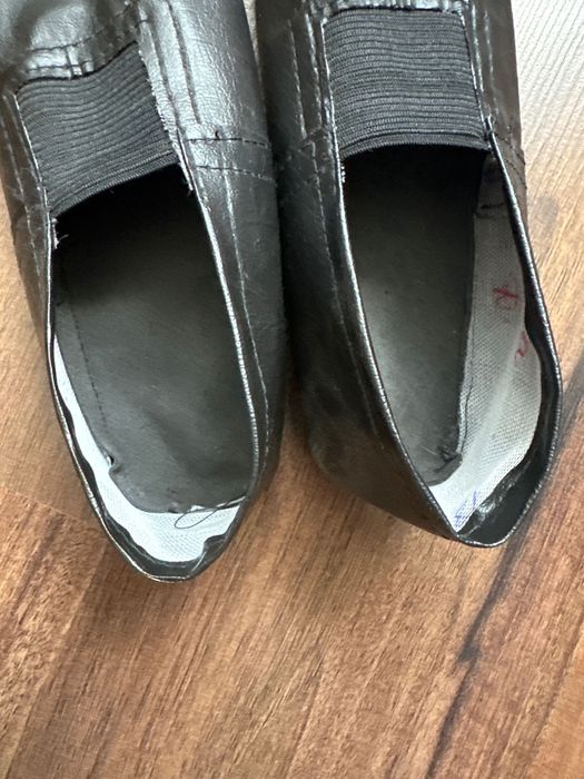 Чешки чорні універсальні