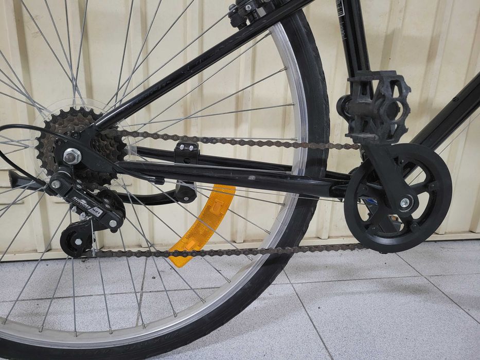 bicicleta trekking Btwin Riverside 100