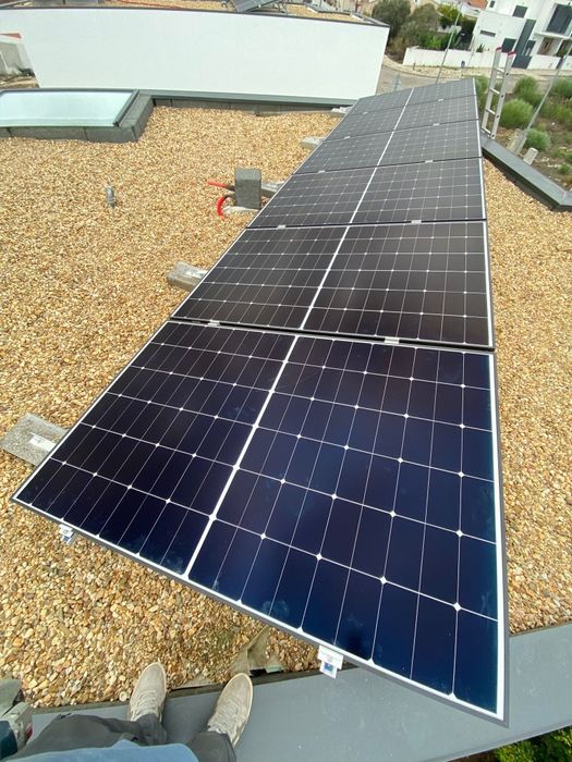 Painéis fotovoltaicos, baterias, e sistemas para autocaravanas