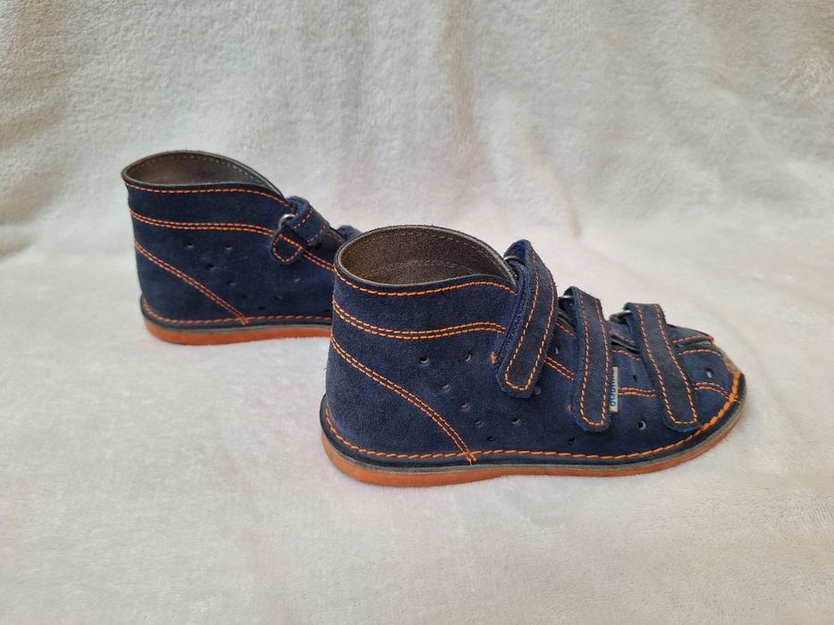 Sprzedam sandałki Adamki roz. 28