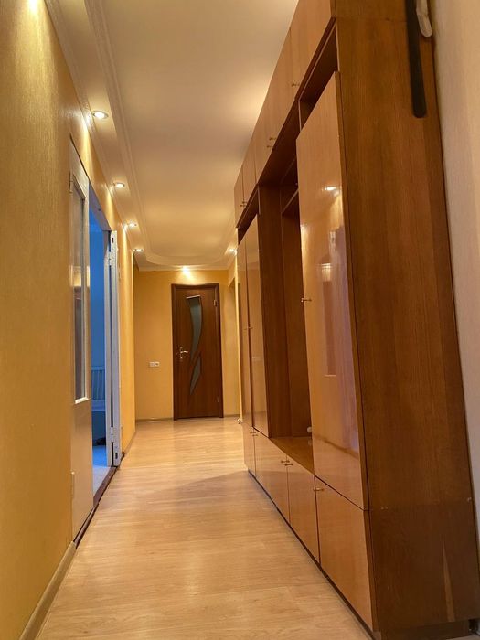 Продаж 4 кімн. квартири вул.Набережна 8