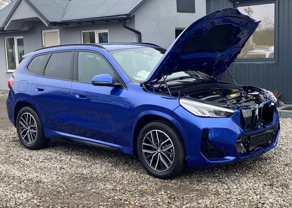 BMW X1 U11 Бампер передній Розборка