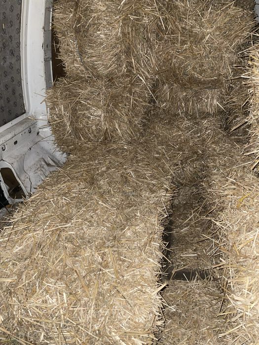 Солома в  будку для собак, в тюках возможна доставка